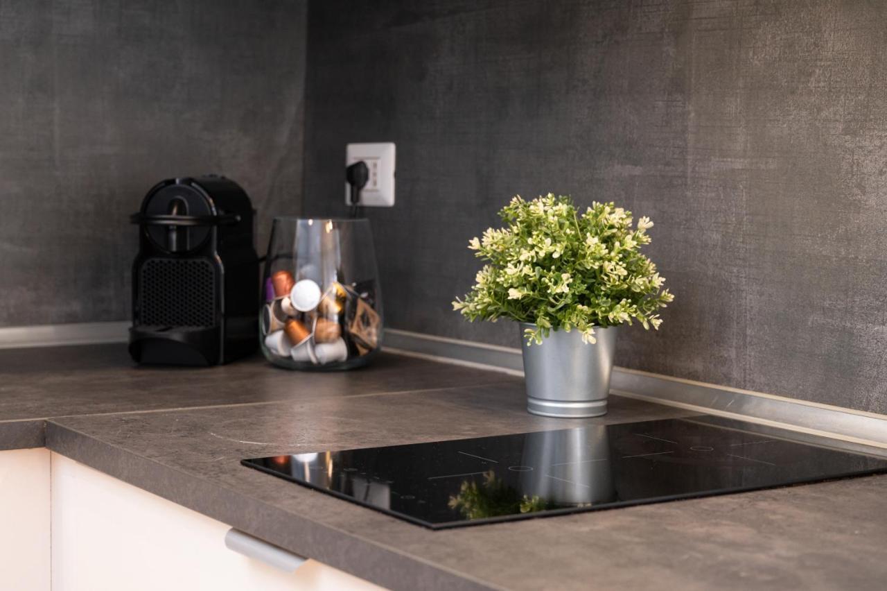 Residenza Lualdi Apartment โรม ภายนอก รูปภาพ
